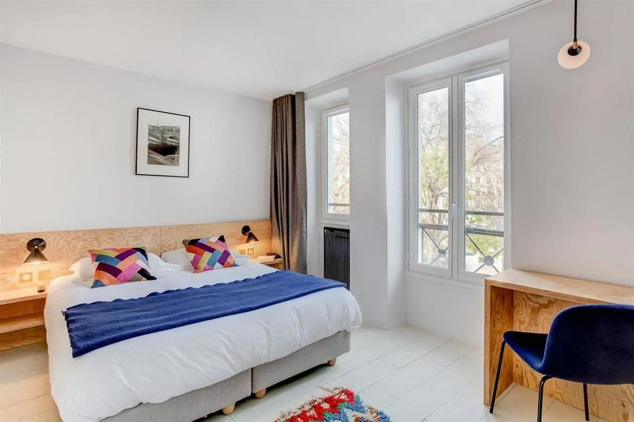 Hotel Montholon Paris