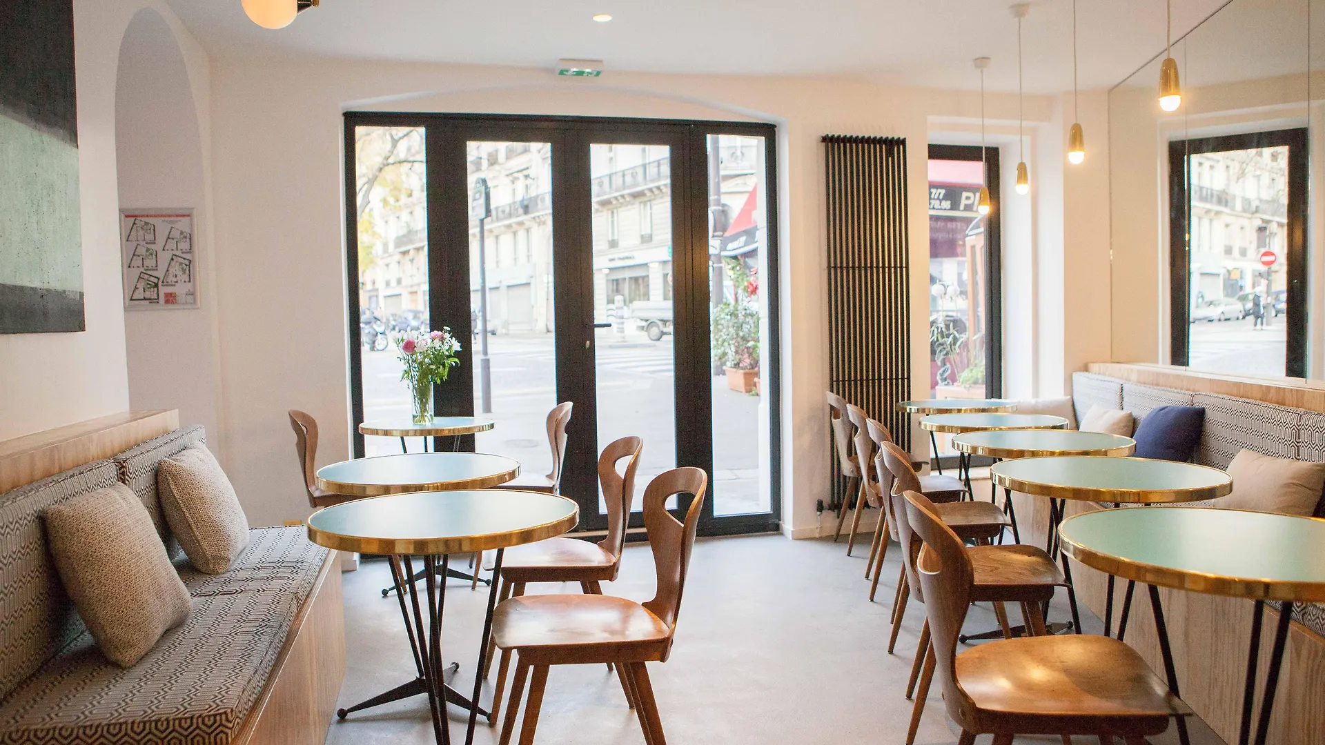 Hotel Montholon Paris