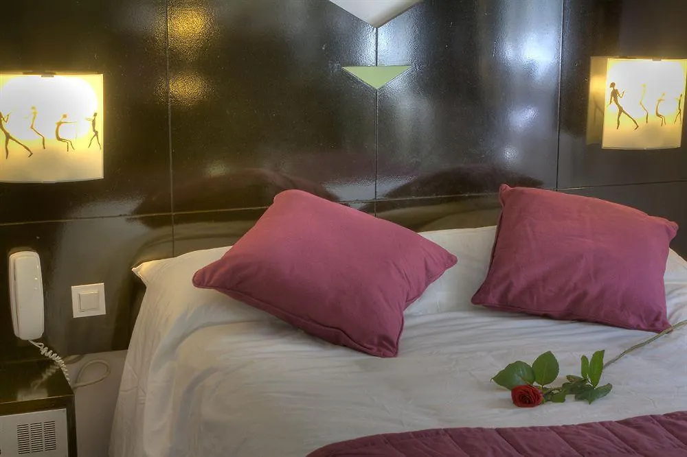 Hotel Montholon Paris