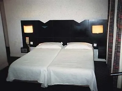 Hotel Montholon Paris
