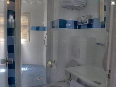 Hotel Montholon Paris