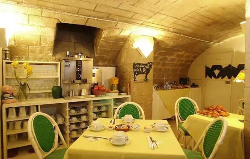 Hotel Montholon Paris