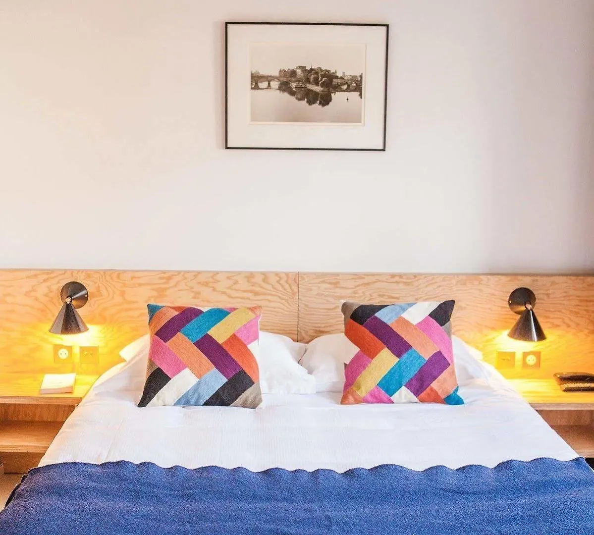 Hotel Montholon Paris