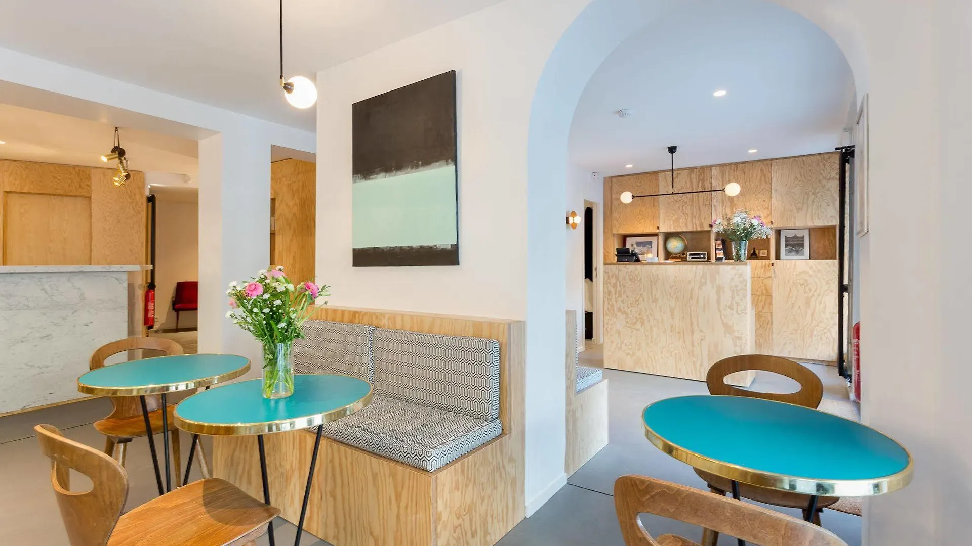 Hotel Montholon Paris